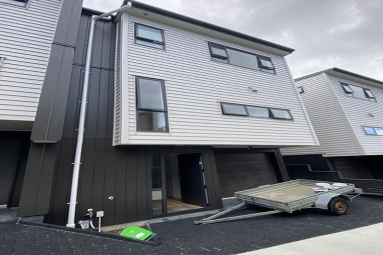 Photo of property in 32c Potter Avenue, Northcote, Auckland, 0627