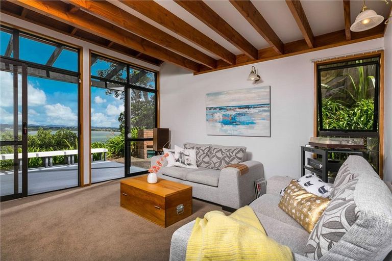 Photo of property in 25 Austin Road, Greenhithe, Auckland, 0632