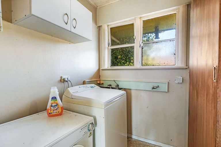 Photo of property in 46 Karaka Crescent, Levin, 5510