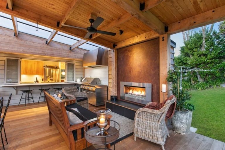 Photo of property in 118 Roseberry Avenue, Birkenhead, Auckland, 0626