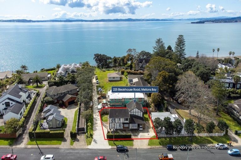 Photo of property in 225 Bleakhouse Road, Mellons Bay, Auckland, 2014