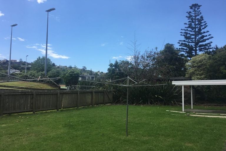 Photo of property in 1/27 Glencoe Road, Browns Bay, Auckland, 0630