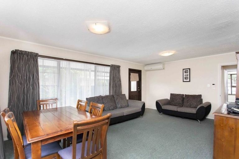 Photo of property in 1/172 Sawyers Arms Road, Bishopdale, Christchurch, 8053