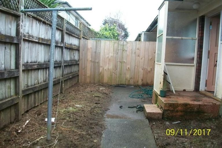 Photo of property in 4/96 Titirangi Road, New Lynn, Auckland, 0600