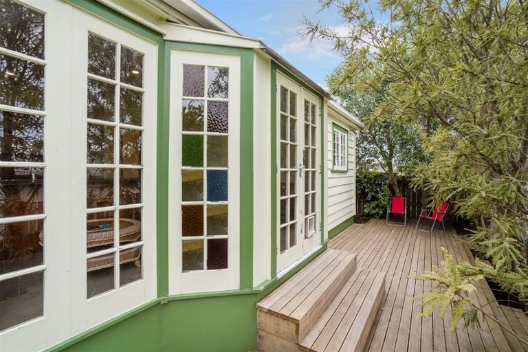 Photo of property in 21 Farquhar Road, Glendene, Auckland, 0602