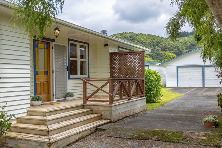 Photo of property in 4 Kenward Crescent, Featherston, 5710