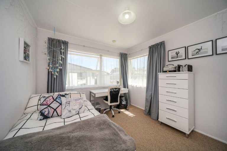 Photo of property in 84 Apollo Parade, Milson, Palmerston North, 4414