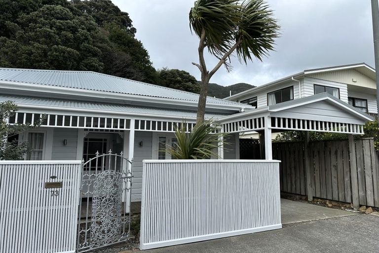 Photo of property in 73 Muritai Road, Eastbourne, Lower Hutt, 5013