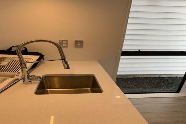 Photo of property in 42 Parahau Road, Papakura, 2110