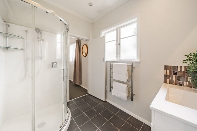 Photo of property in 2 Wood Street, Wallaceville, Upper Hutt, 5018