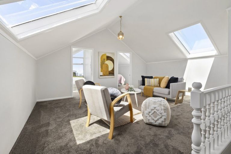 Photo of property in 154 Kelburn Parade, Kelburn, Wellington, 6012