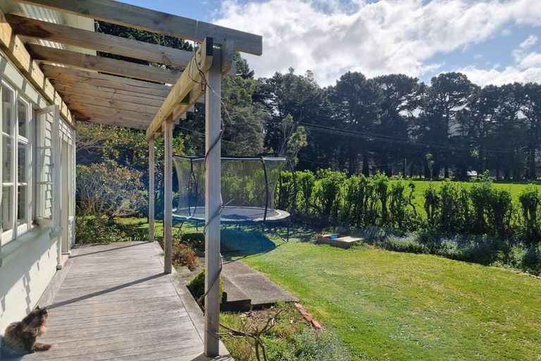 Photo of property in 557 Western Lake Road, Western Lake, Featherston, 5773