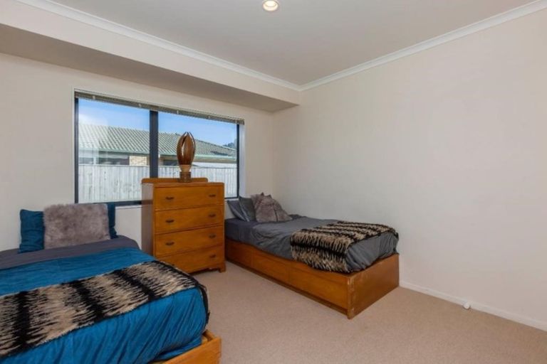 Photo of property in 14 Percy Kinsman Crescent, Riverstone Terraces, Upper Hutt, 5018