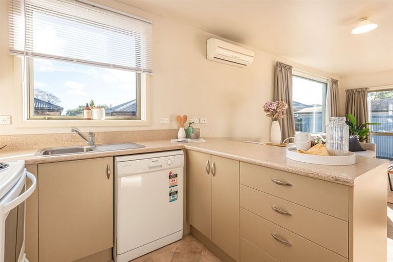 Photo of property in 2/373 Main Road North, Redwood, Christchurch, 8051