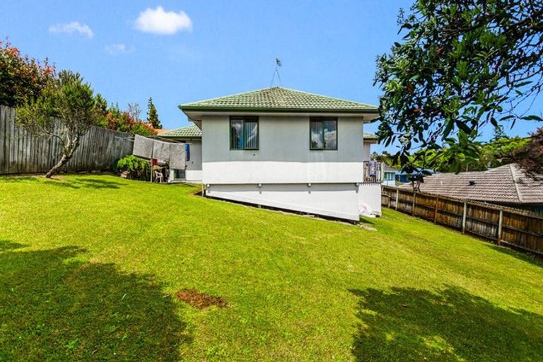 Photo of property in 19 Carling Avenue, Massey, Auckland, 0614