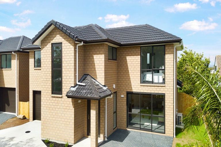 Photo of property in 8a Strid Road, Te Atatu South, Auckland, 0610