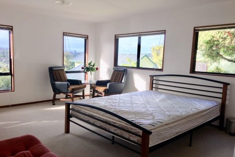 Photo of property in 1/29 Oaktree Avenue, Browns Bay, Auckland, 0630