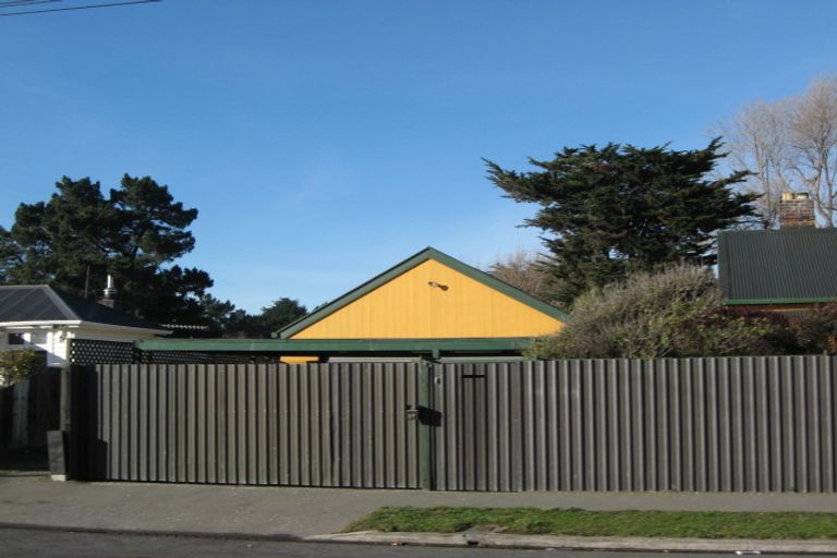 Photo of property in 2/57 Bowhill Road, New Brighton, Christchurch, 8083