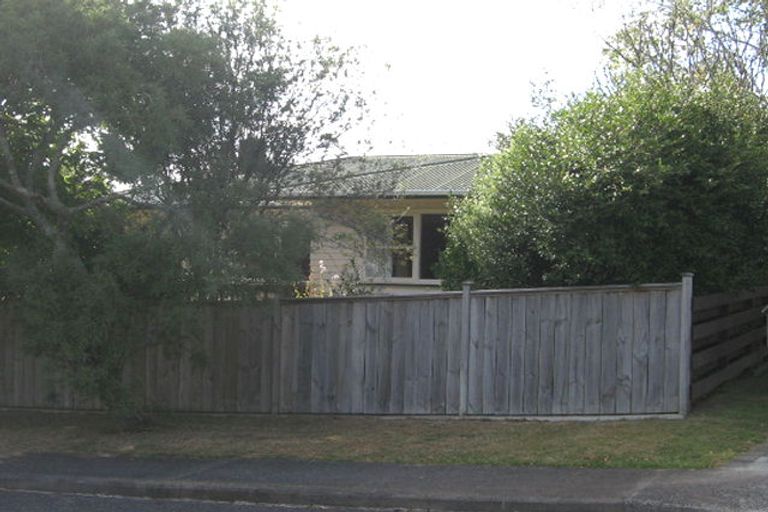 Photo of property in 4 Linley Place, Hillcrest, Auckland, 0627