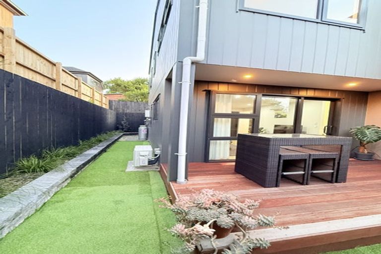 Photo of property in 584e Beach Road, Rothesay Bay, Auckland, 0630