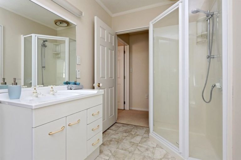 Photo of property in 34 Kensington Drive, Taradale, Napier, 4112