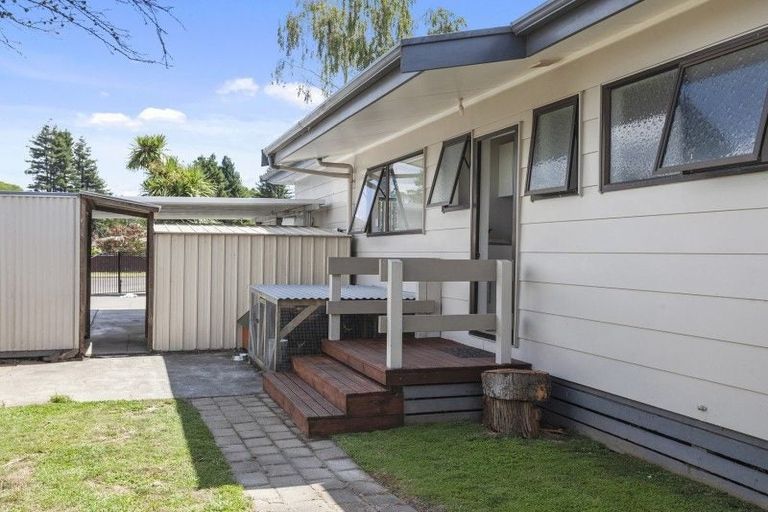 Photo of property in 10 Kanuka Place, Edgecumbe, 3120