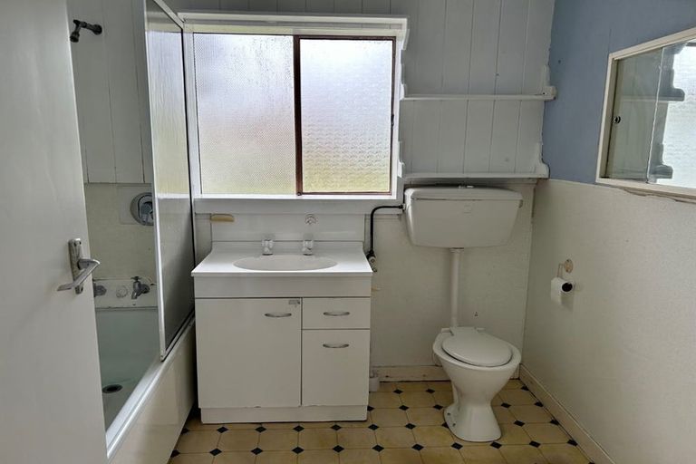 Photo of property in 13 Robinson Avenue, Holdens Bay, Rotorua, 3010