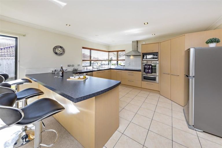 Photo of property in 30 Cairnsvale Rise, Manurewa, Auckland, 2105