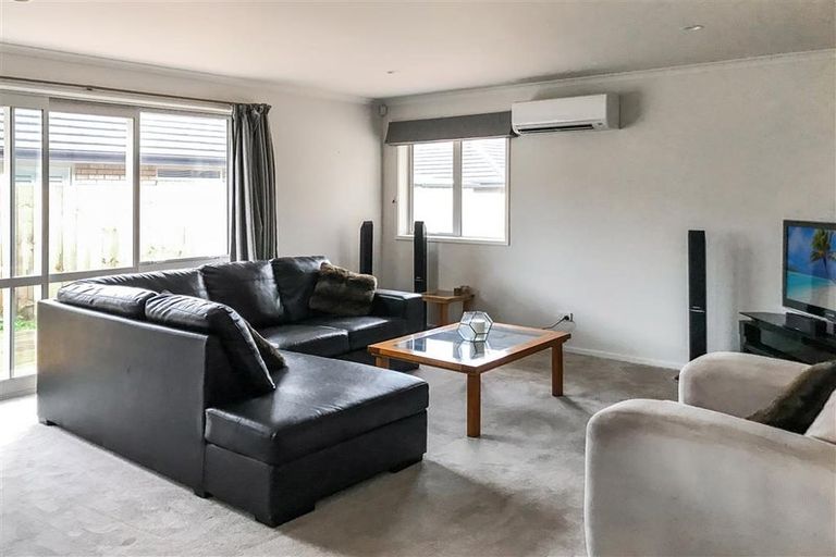 Photo of property in 7 Rohea Place, Opaheke, Papakura, 2113