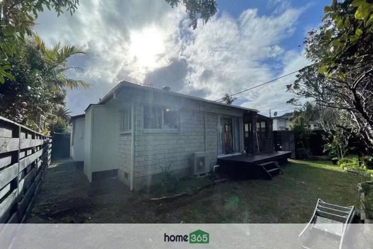 Photo of property in 1/37 Eversleigh Road, Belmont, Auckland, 0622
