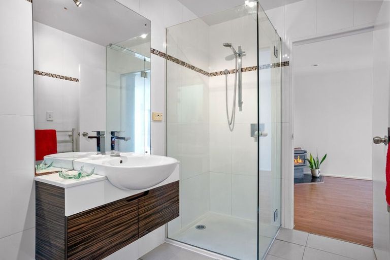 Photo of property in 5a Piripiri Crescent, Torbay, Auckland, 0630