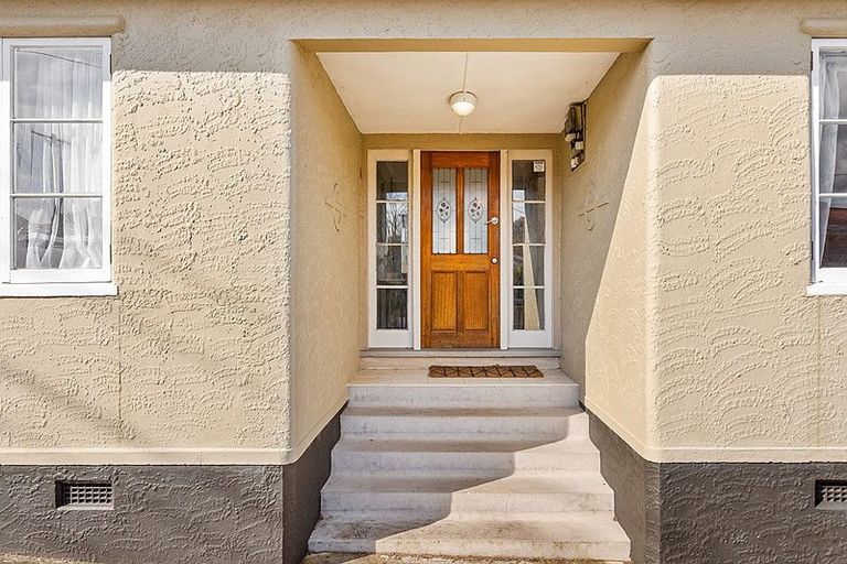 Photo of property in 6 Glengarry Road, Glen Eden, Auckland, 0602