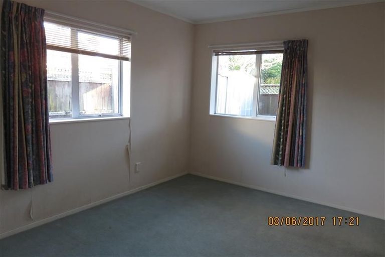 Photo of property in 325b Royal Road, Massey, Auckland, 0614