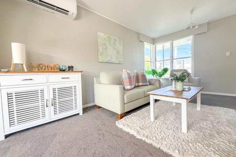 Photo of property in 64 Mark Avenue, Paparangi, Wellington, 6037