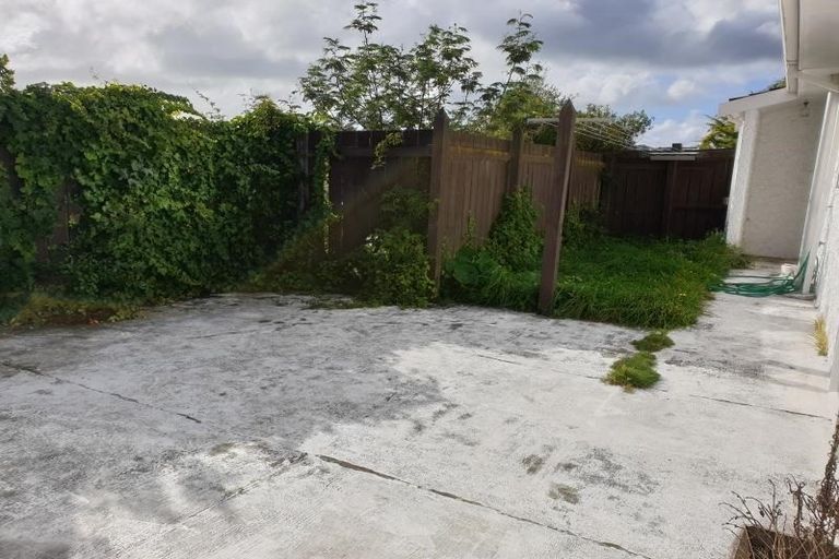 Photo of property in 5 Southern Cross Crescent, Island Bay, Wellington, 6023