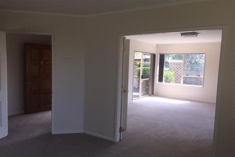 Photo of property in 39 Waimoko Glen, Swanson, Auckland, 0612