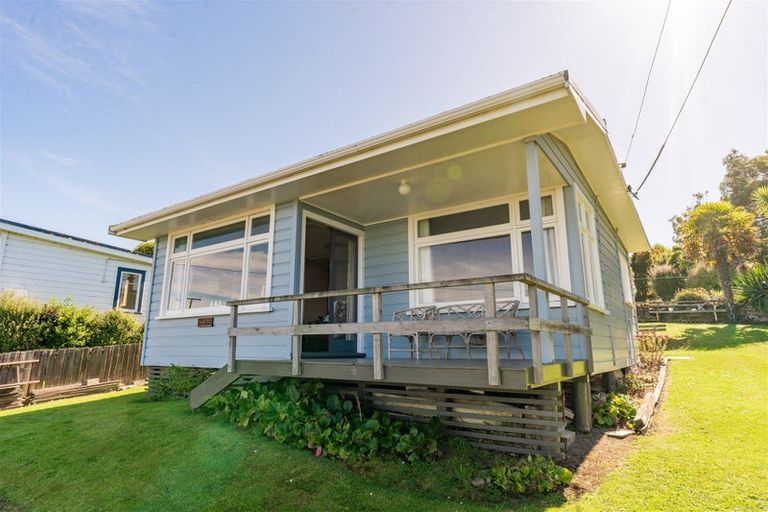 Photo of property in 1390 Taieri Mouth Road, Taieri Mouth, Brighton, 9091