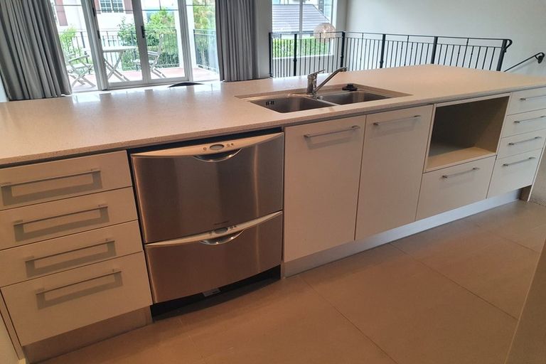 Photo of property in 29 Chateau Crescent, Rangatira Park, Taupo, 3330