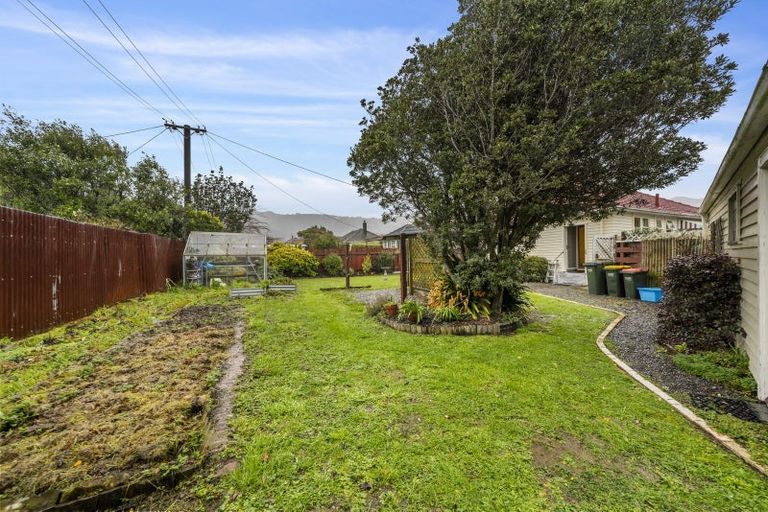 Photo of property in 11 Harris Street, Naenae, Lower Hutt, 5011