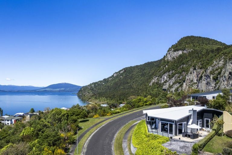 Photo of property in 20 Turangitukua Terrace, Kuratau, Turangi, 3381