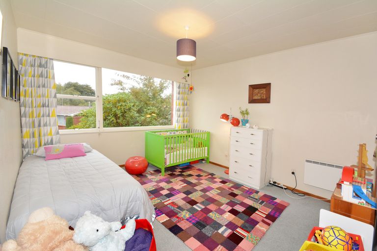 Photo of property in 15 Pioneer Crescent, Helensburgh, Dunedin, 9010