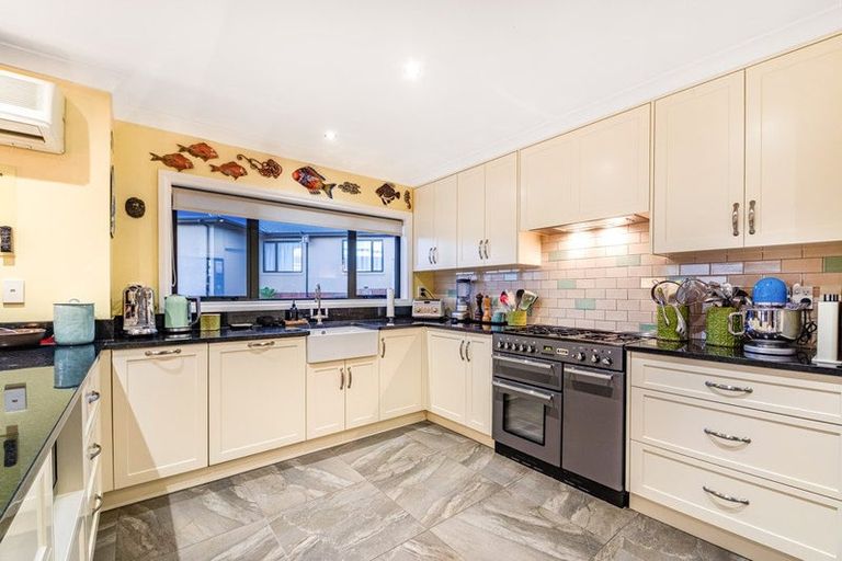 Photo of property in 22 Port Lane, Whitby, Porirua, 5024