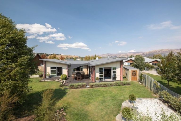 Photo of property in 26 Ash Avenue, Albert Town, Wanaka, 9305