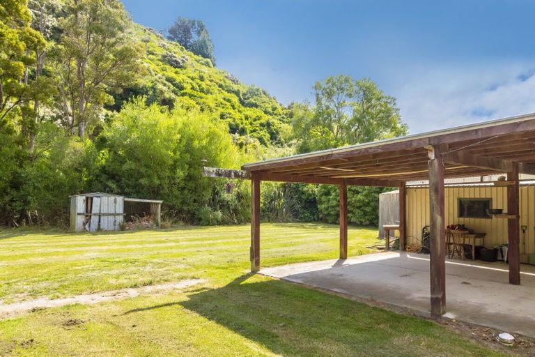 Photo of property in 16 Mclaughlin Drive, Tinui, Masterton, 5889