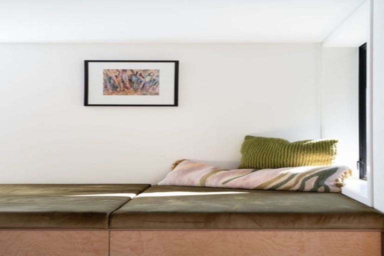 Photo of property in 10 Preston Drive, Arrowtown, 9302