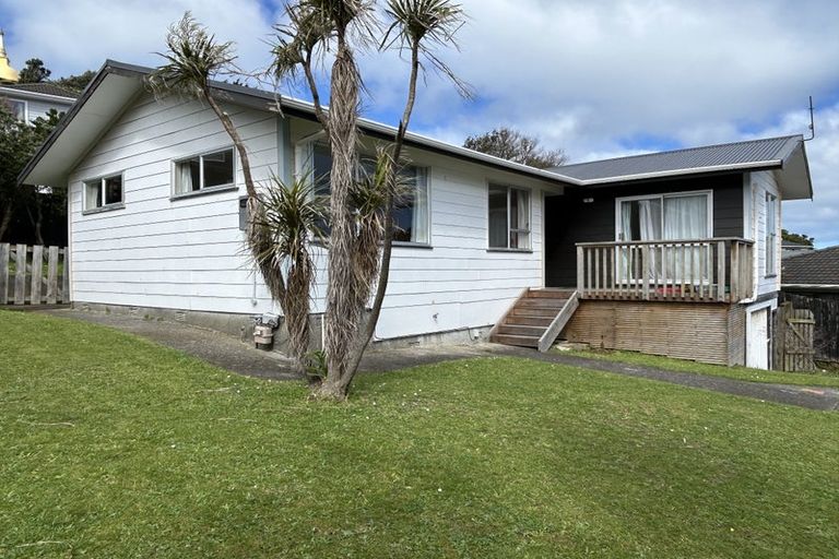 Photo of property in 14 Frobisher Street, Island Bay, Wellington, 6023