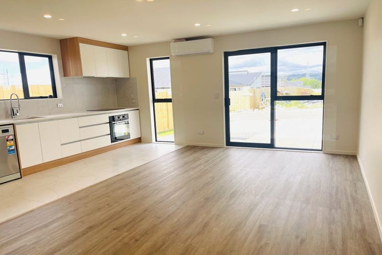 Photo of property in 20 Rorotu Avenue, Karaka, Papakura, 2113
