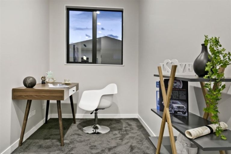 Photo of property in 7 Len Ireland Drive, Kumeu, 0810