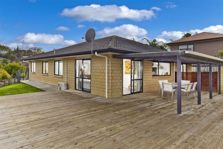 Photo of property in 56 View Ridge Drive, Ranui, Auckland, 0612