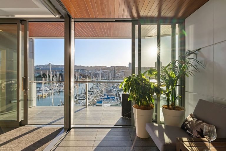 Photo of property in Clyde Quay Wharf, 3b/1 Clyde Quay Wharf, Te Aro, Wellington, 6011
